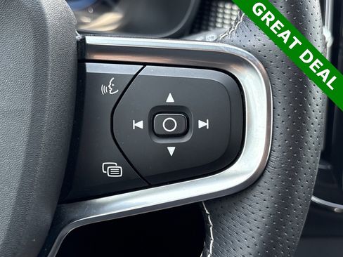 Used 2021 Volvo XC40 P8 Recharge w/ Advanced Package image 16