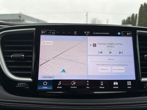 Used 2024 Chrysler Pacifica Select image 34