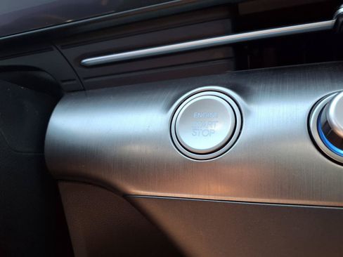Used 2025 Hyundai Kona SEL FWD image 14