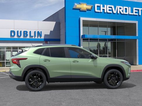 Used 2026 Chevrolet Trax ACTIV w/ Sunroof Package FWD image 5