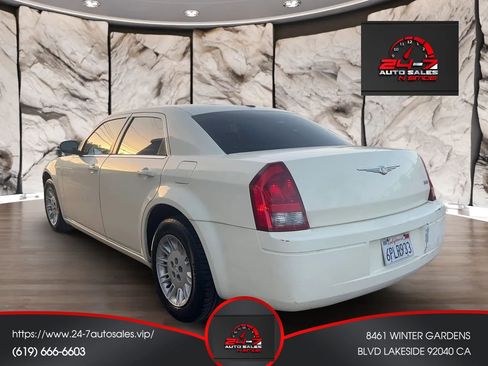 Used 2007 Chrysler 300 image 6