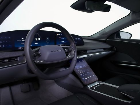 Used 2025 Lucid Air Pure RWD image 15