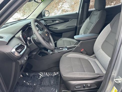 Used 2023 Chevrolet TrailBlazer LT w/ Convenience Package image 19