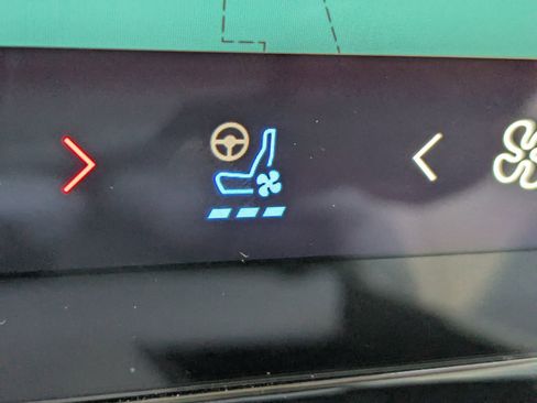 Certified 2025 Lincoln Navigator Reserve image 29