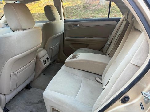 Used 2010 Toyota Avalon XLS image 9