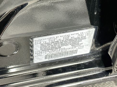 Used 2025 Nissan Versa S FWD image 12