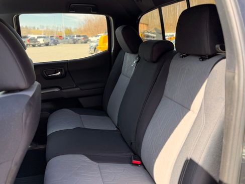 Used 2023 Toyota Tacoma TRD Off-Road image 5