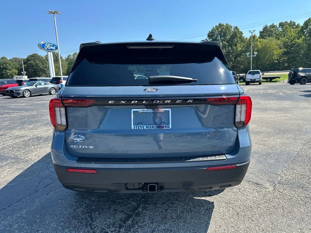 New 2027 Ford Explorer Active RWD image 4