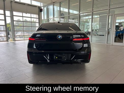 Used 2025 BMW 740i w/ Premium Package RWD image 7