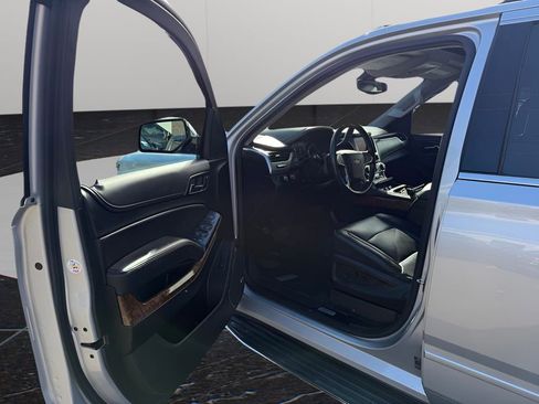 Used 2019 Chevrolet Tahoe Premier image 16