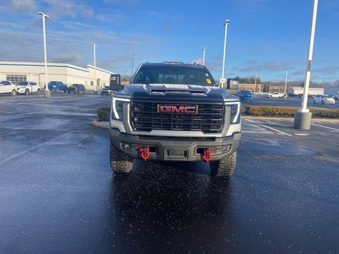 Used 2024 GMC Sierra 2500 AT4X w/ AT4X AEV Edition image 8