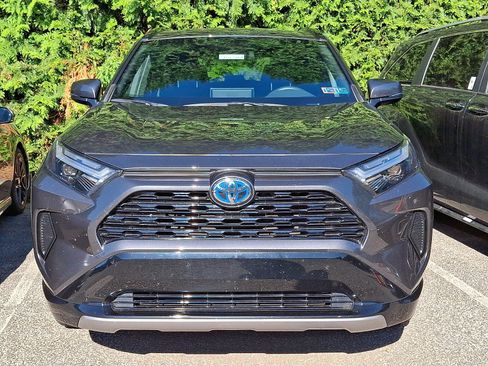 Used 2023 Toyota RAV4 SE AWD/4WD image 2