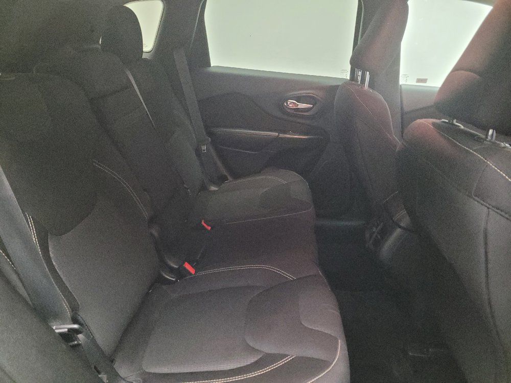 Used 2015 Jeep Cherokee Latitude FWD image 19