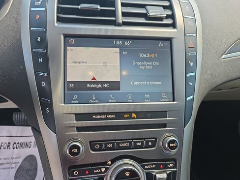 Used 2019 Lincoln MKZ Reserve w/ Luxury Package AWD/4WD image 19