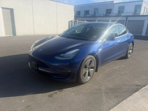 Used 2019 Tesla Model 3 Standard Range Plus image 2