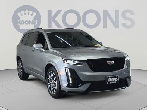 Used 2024 Cadillac XT6 Sport w/ LPO, Floor Liner Package AWD/4WD image 4