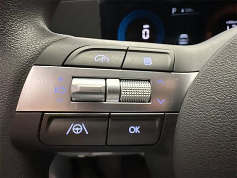 Certified 2025 Hyundai Kona SE image 20