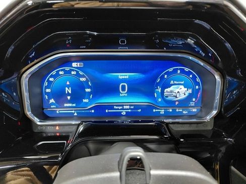 Certified 2024 Chevrolet Silverado 1500 High Country image 36