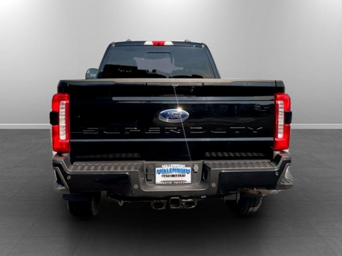 Used 2023 Ford F350 Lariat w/ Lariat Ultimate Package AWD/4WD image 7