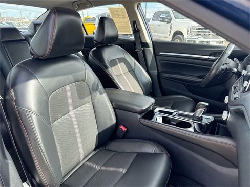 Used 2024 Nissan Altima 2.5 SR image 30