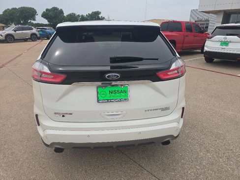 Used 2020 Ford Edge Titanium w/ Equipment Group 301A FWD image 4