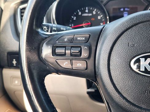 Used 2020 Kia Sedona EX FWD image 25