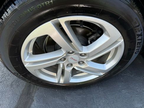 Used 2018 GMC Terrain SLE w/ Driver Convenience Package image 8