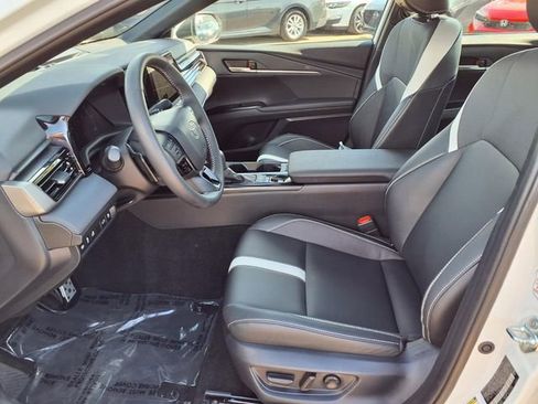 Used 2025 Toyota Camry SE FWD image 14