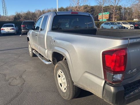 Used 2021 Toyota Tacoma SR image 7
