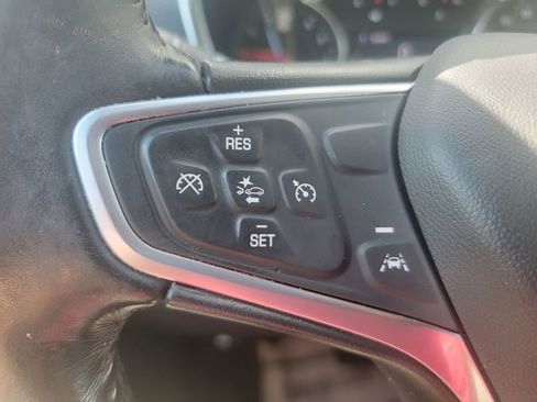 Used 2022 Chevrolet Equinox LT FWD image 16