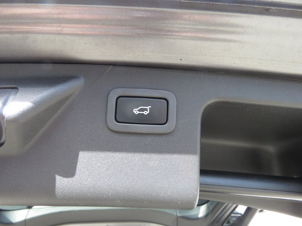 Used 2019 Land Rover Discovery Sport HSE Luxury AWD/4WD image 18
