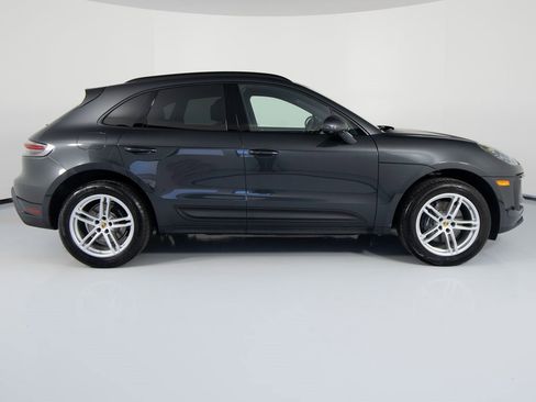 Certified 2025 Porsche Macan image 11