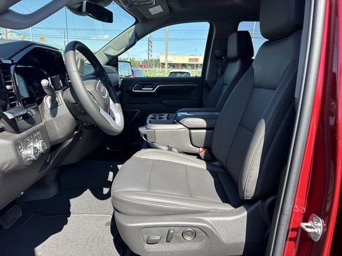 New 2026 GMC Sierra 1500 SLT image 12