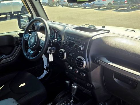 Used 2017 Jeep Wrangler Sport w/ Quick Order Package 24S AWD/4WD image 19