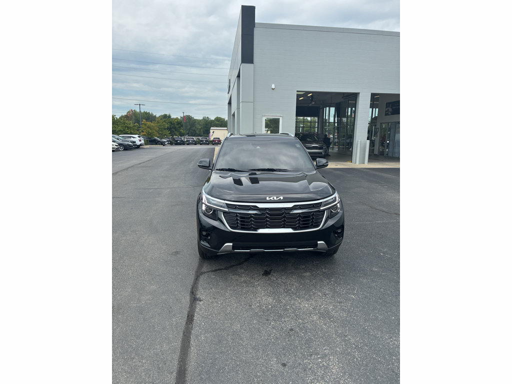 Used 2026 Kia Seltos S FWD image 2