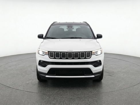Used 2025 Jeep Compass Limited AWD/4WD image 2