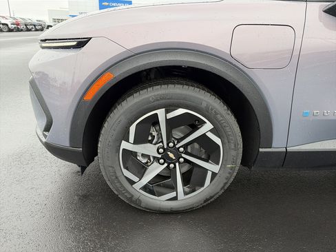 New 2026 Chevrolet Equinox EV LT image 9