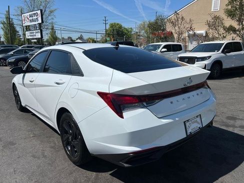 Used 2022 Hyundai Elantra SEL FWD image 4