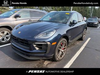 Used 2023 Porsche Macan S AWD/4WD video 1