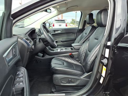 Used 2024 Ford Edge Titanium image 11
