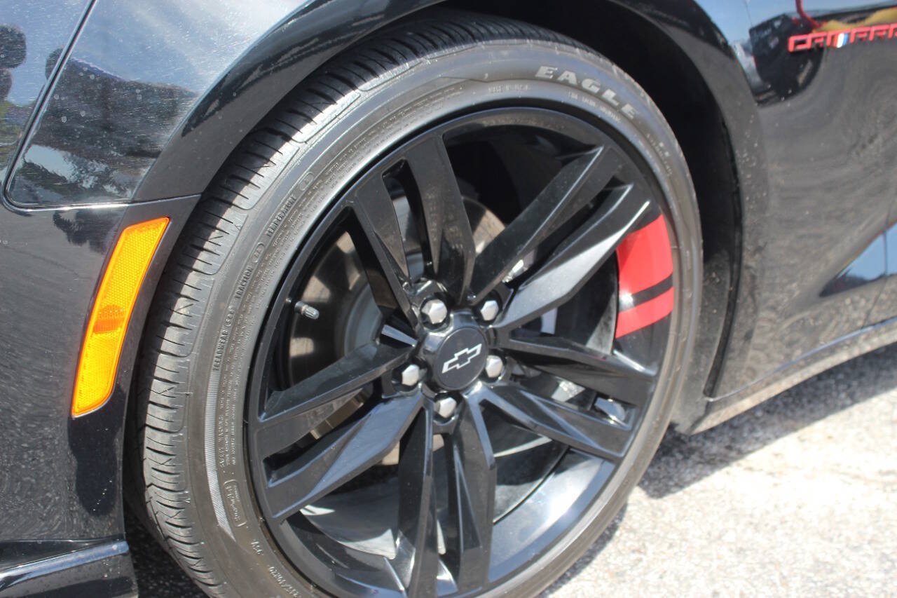 Used 2020 Chevrolet Camaro LT w/ Redline Edition RWD image 25