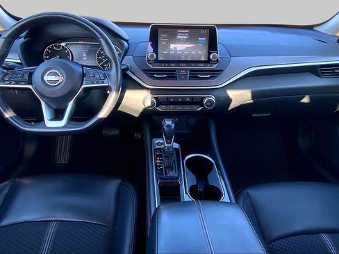 Used 2024 Nissan Altima 2.5 SR FWD image 16