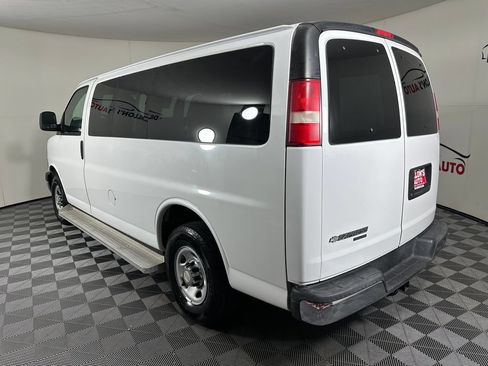 Used 2014 Chevrolet Express 2500 LT w/ LT Preferred Equipment Group RWD image 4