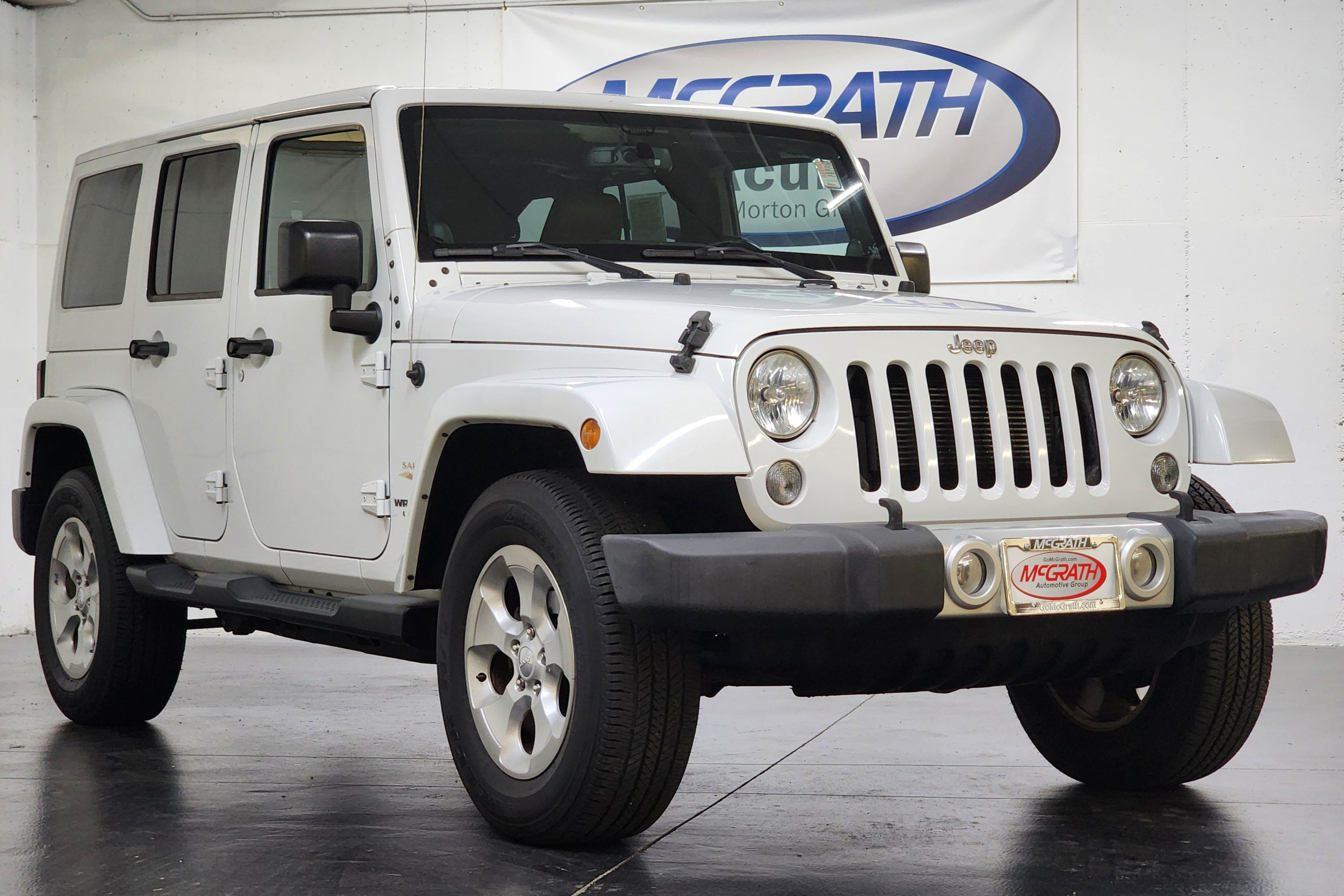 Used 2014 Jeep Wrangler Unlimited Sahara w/ Max Tow Package AWD/4WD image 3