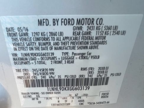 Used 2016 Lincoln MKS w/ Equipment Group 101A FWD image 34