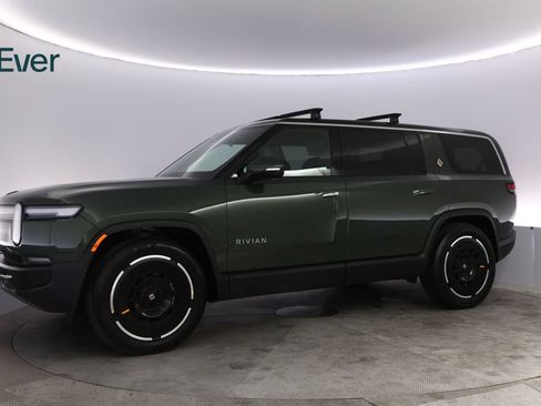 Used 2025 Rivian R1S Adventure AWD/4WD image 18