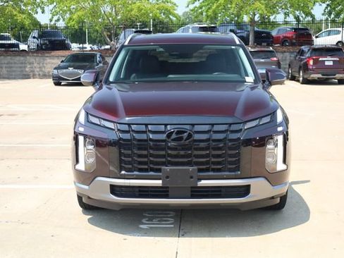 Used 2024 Hyundai Palisade SEL w/ Premium Package FWD image 3