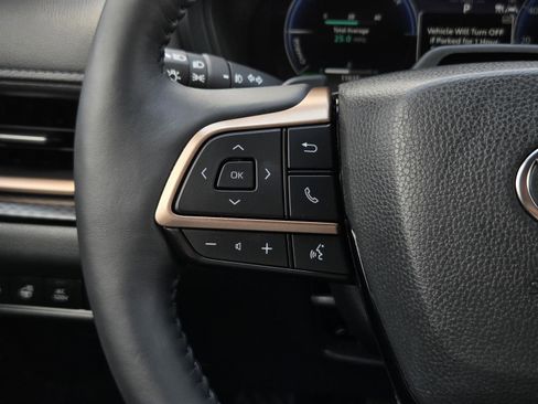 Used 2025 Toyota Grand Highlander AWD Hybrid image 16