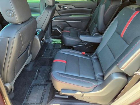 Used 2026 Chevrolet Traverse RS w/ LPO, Floor Liner Package FWD image 14