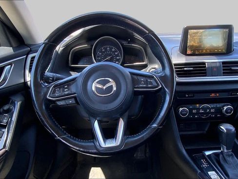 Used 2017 MAZDA MAZDA3 Touring FWD image 5